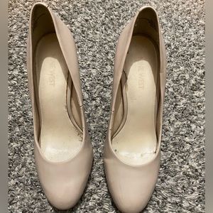 Tan shirt heels
